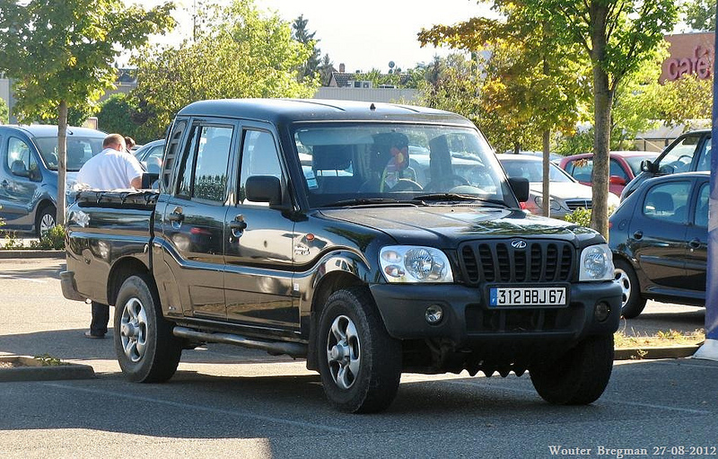 Illustration for article titled Your guide to utilitarian Indian body-on-frame manual diesel 4x4s